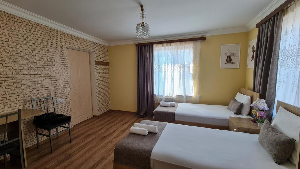Seva Guesthouse And Cottages Byurakan Exteriér fotografie