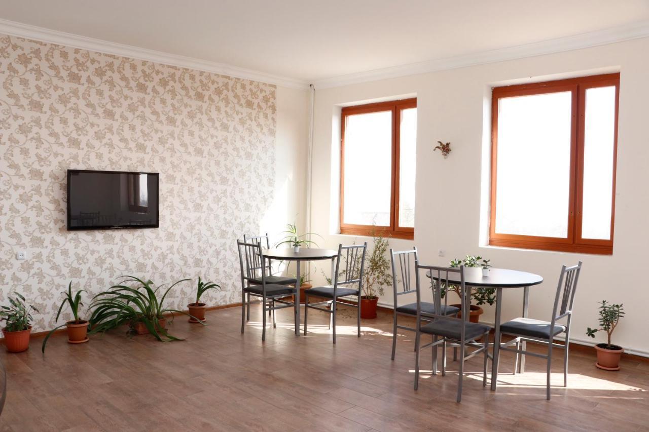 Seva Guesthouse And Cottages Byurakan Exteriér fotografie